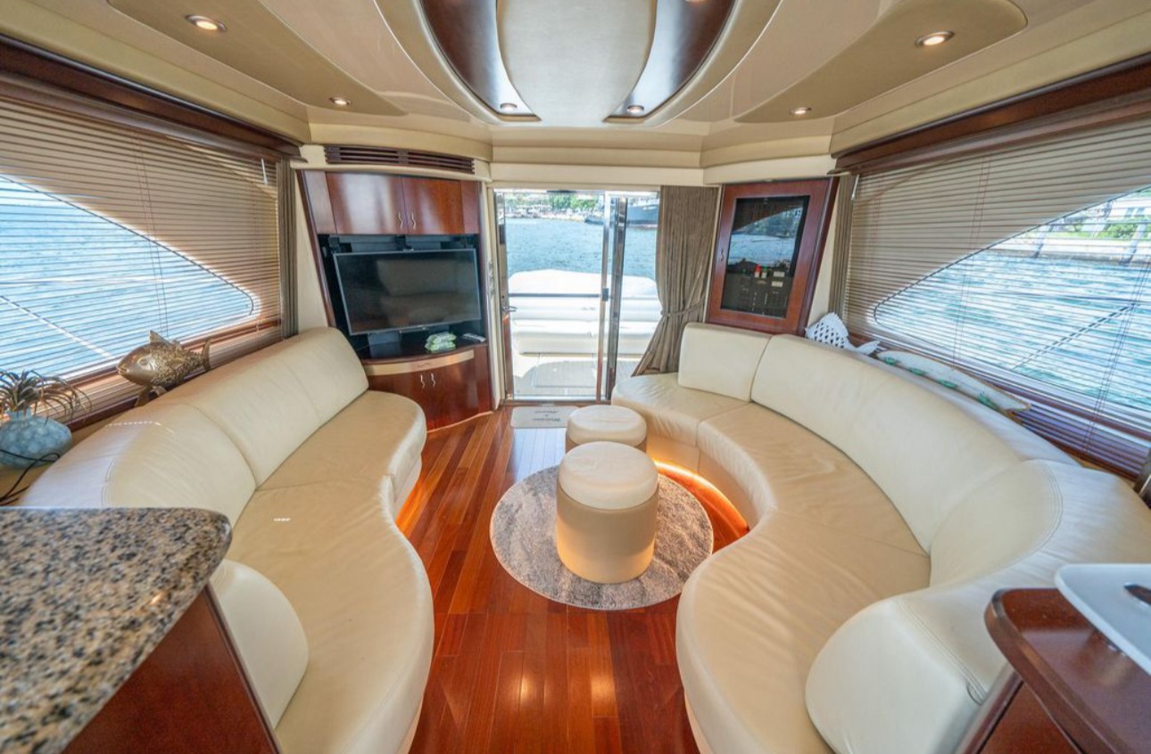 Nassau yacht cabin