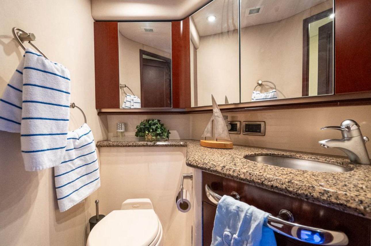Nassau yacht bedroom